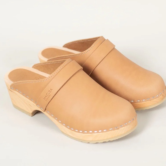 Maguba Shoes - Berkeley Of Sweden Woman's Light Tan Leather/Wood Swedish Clogs Sz 8